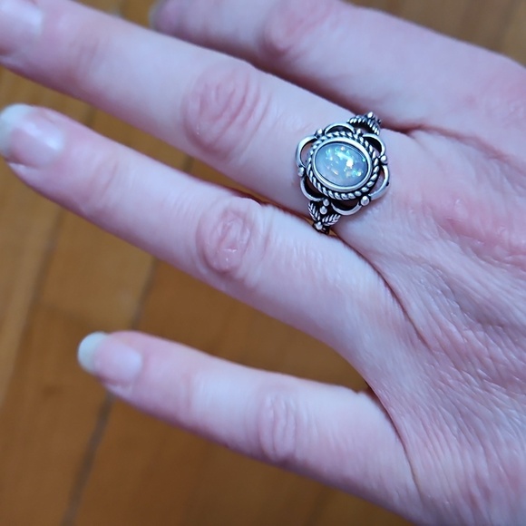 Silver Tone Opal Ring, Vintage Vibe, Size 6, NWOT - Picture 5 of 13